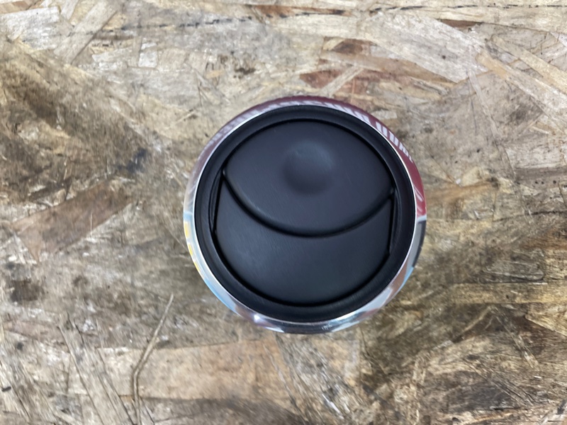 Воздушный дефлектор салона