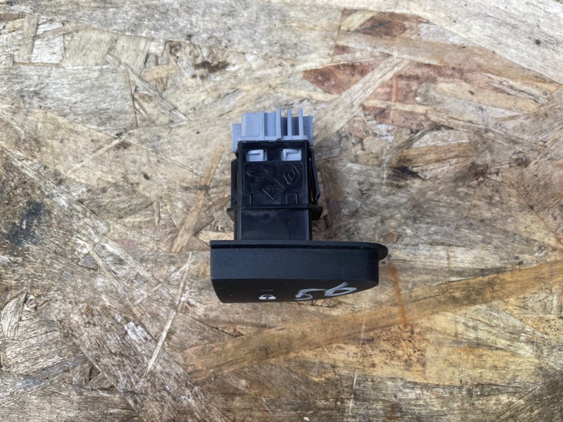 Кнопка центрального замка