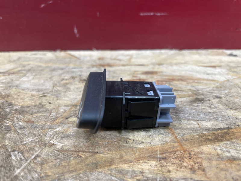 Кнопка центрального замка