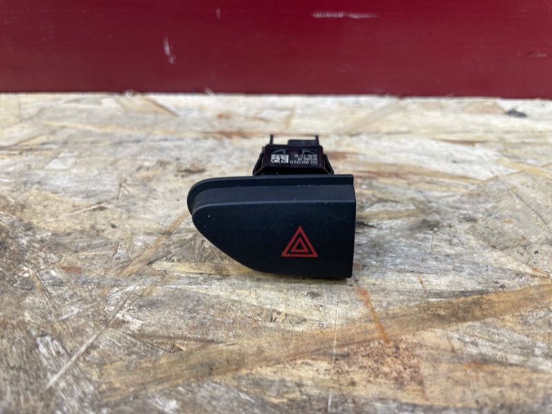 Кнопка аварийной сигнализации