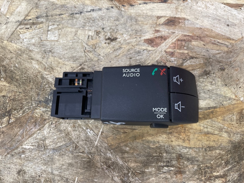 Джойстик управления магнитолой