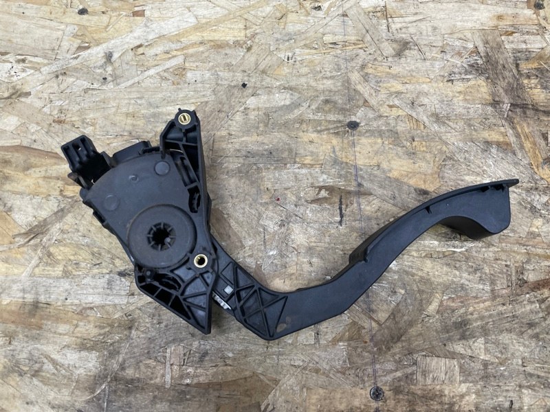 Педаль газа