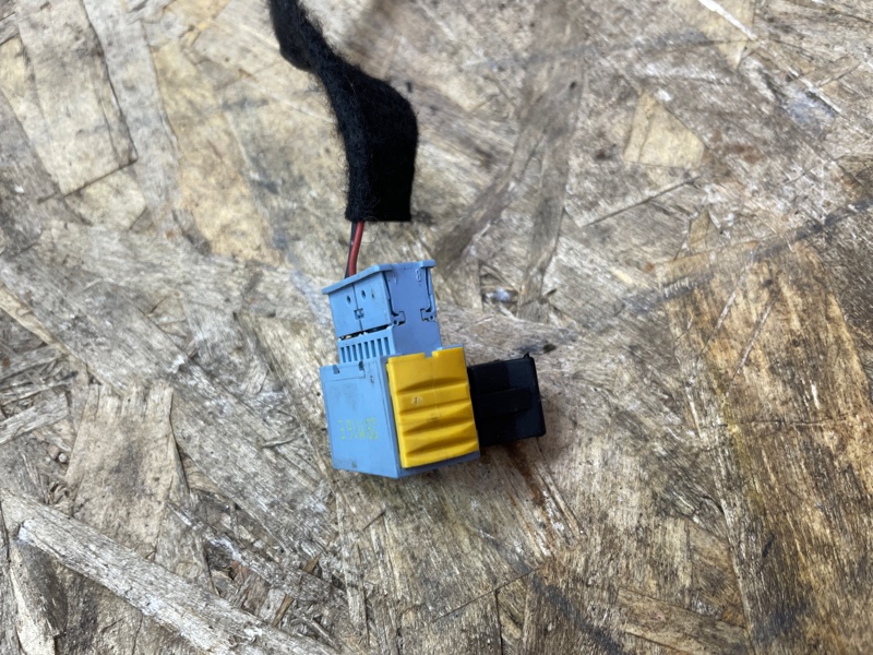 Проводка бардачка