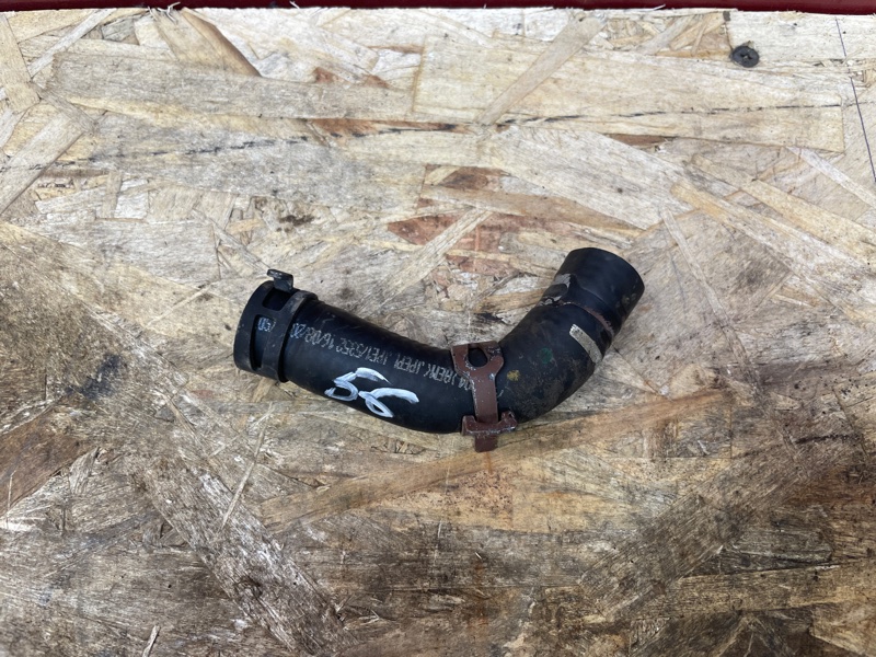 Патрубок вентиляции картерных газов