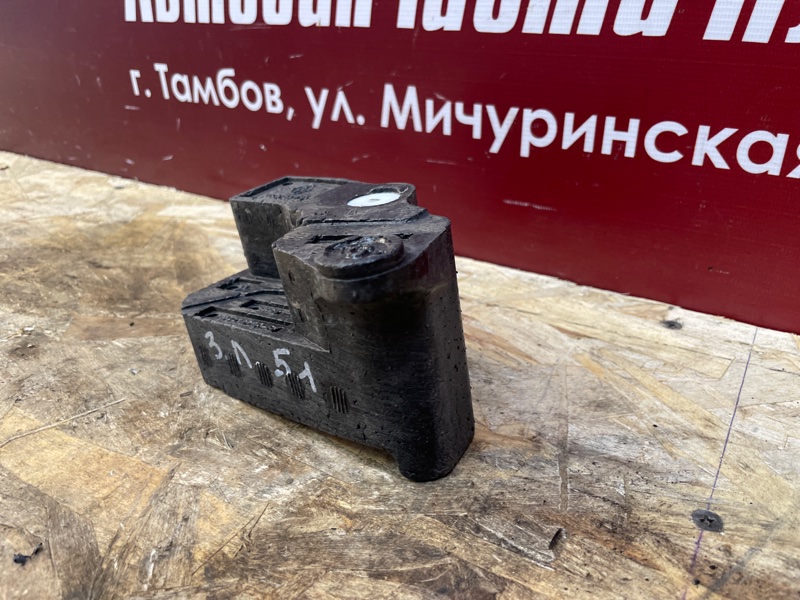 Абсорбер двери