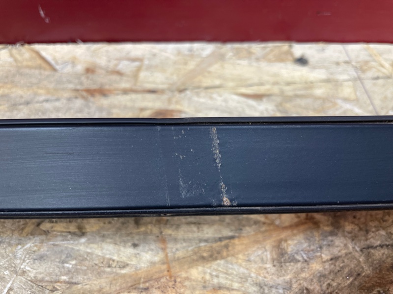 Направляющая стекла     двери