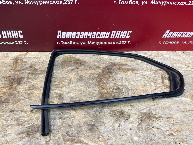 Уплотнитель рамки двери