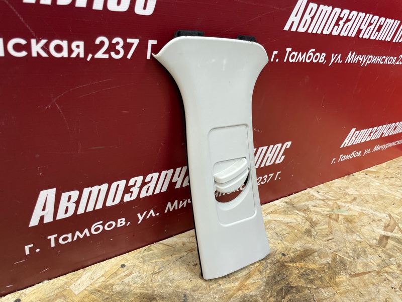 Обшивка средней стойки