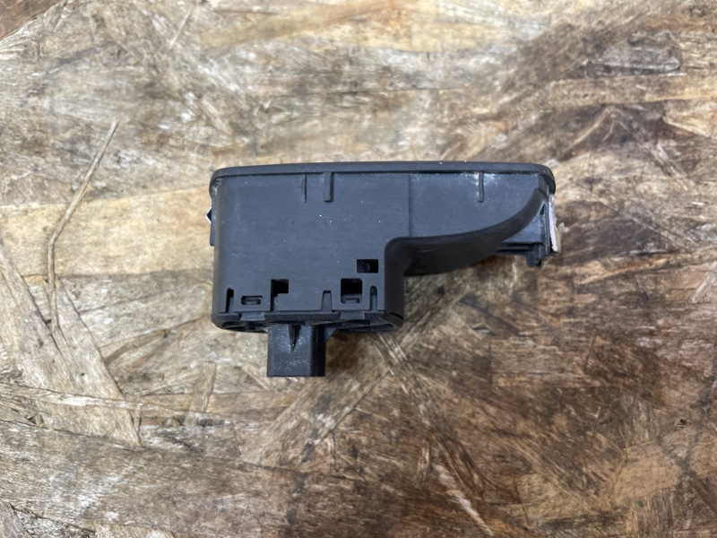 Кнопка стеклоподъемника