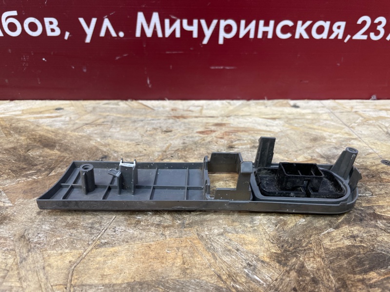 Заглушка салонная