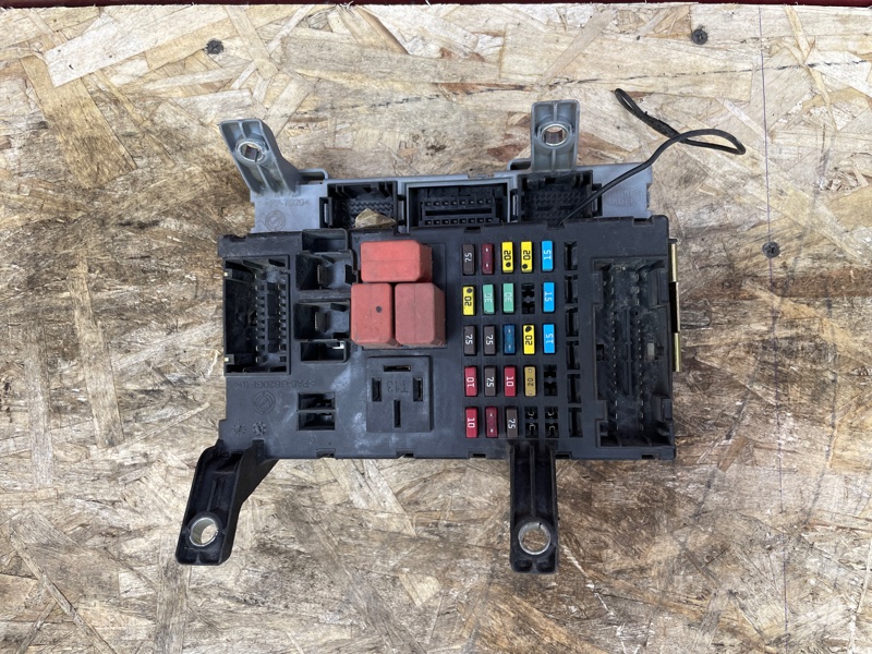 Блок предохранителей