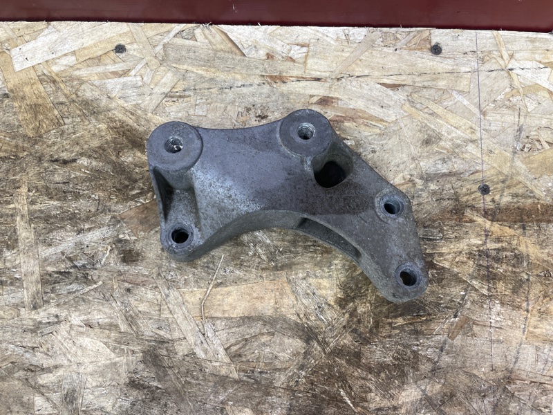 Кронштейн кпп