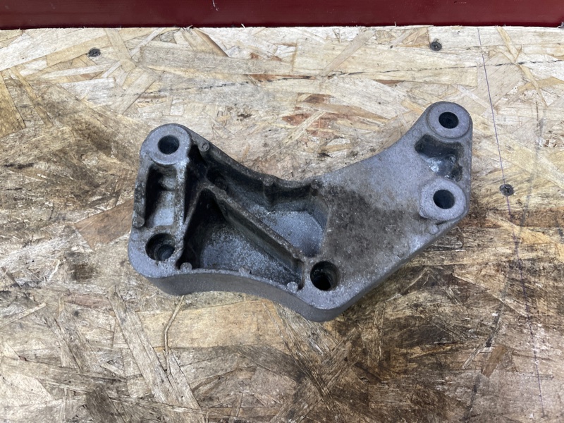 Кронштейн кпп