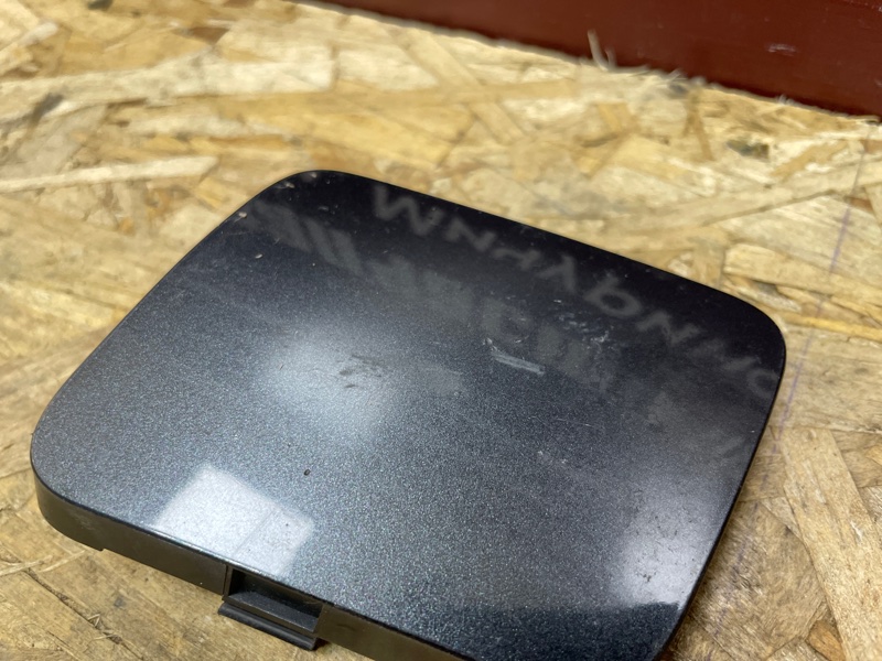 Заглушка буксировочного крюка