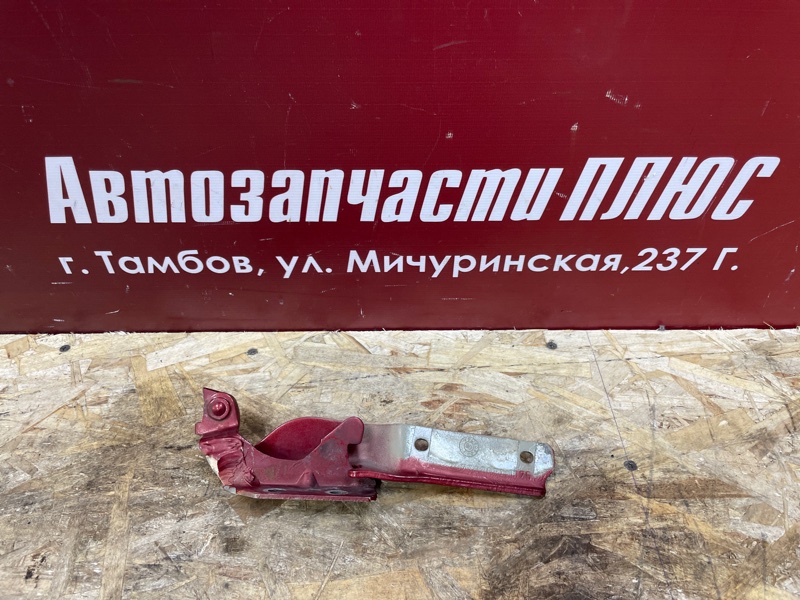 Петля капота