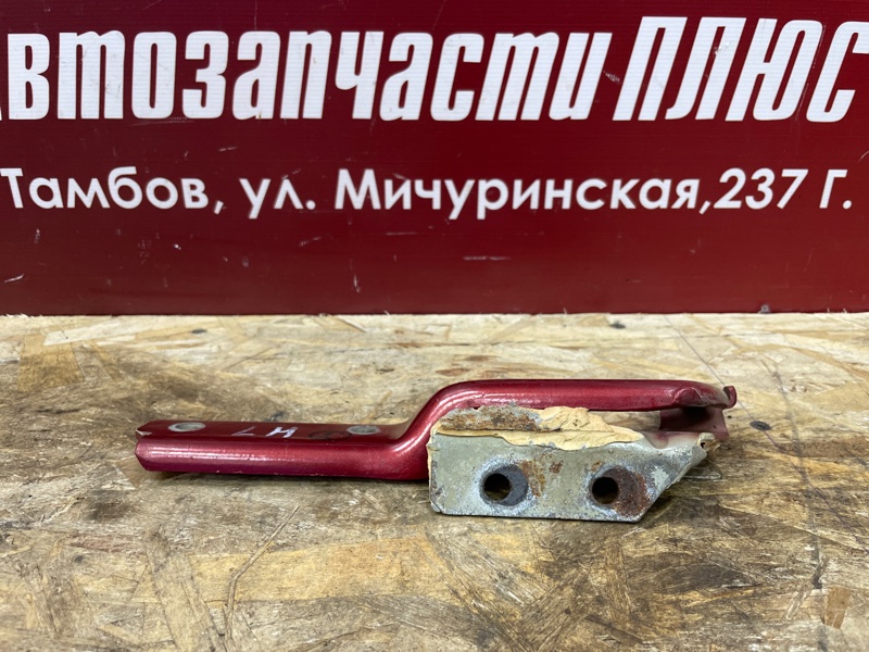 Петля капота