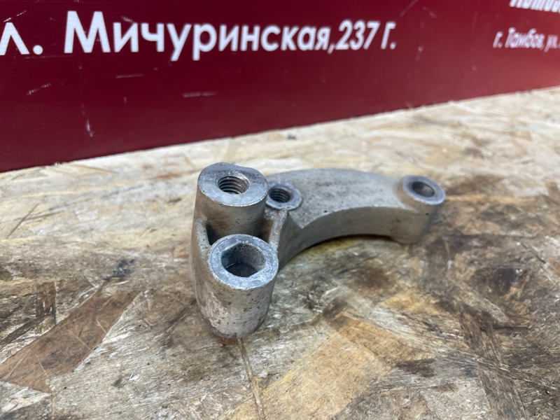 Кронштейн опоры двигателя