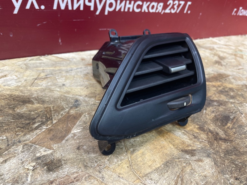 Воздушный дефлектор салона