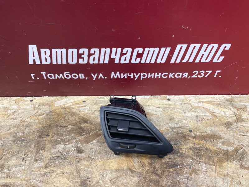 Воздушный дефлектор салона