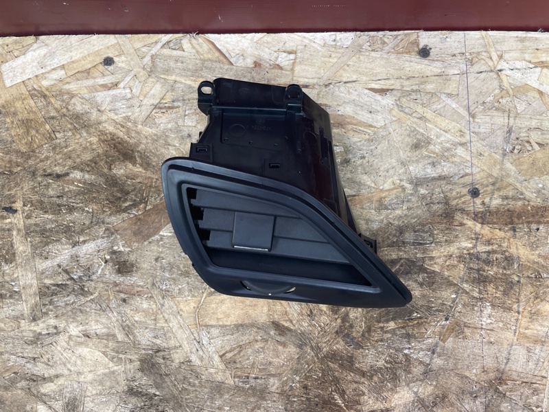 Воздушный дефлектор салона