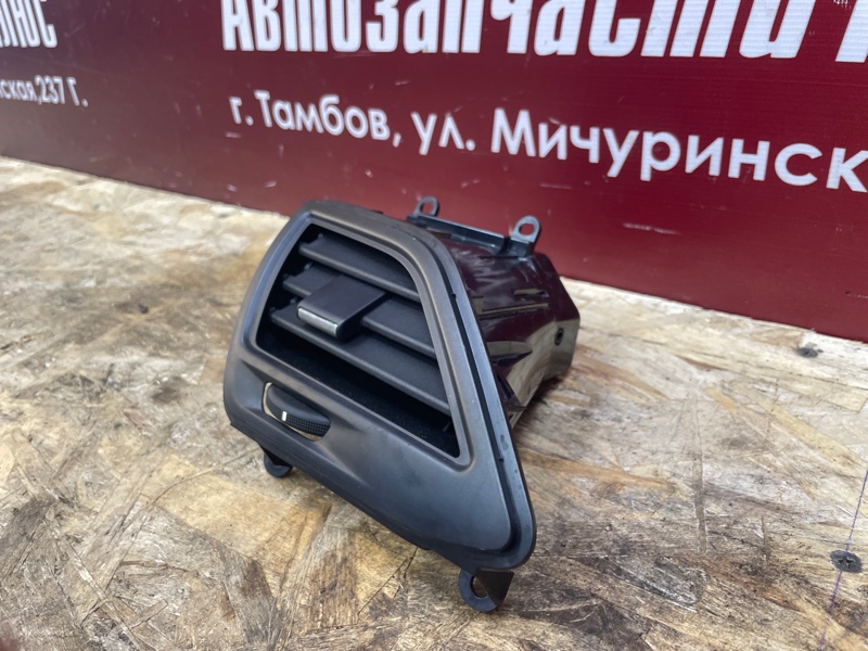 Воздушный дефлектор салона