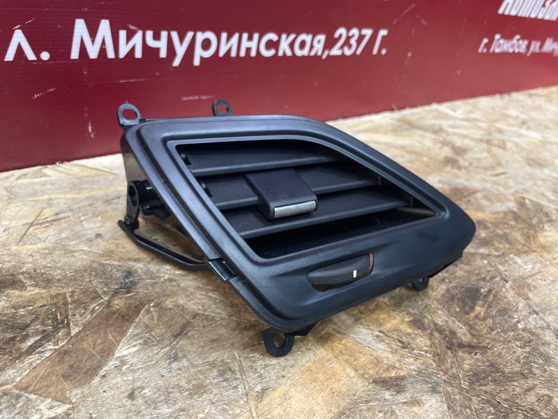 Воздушный дефлектор салона