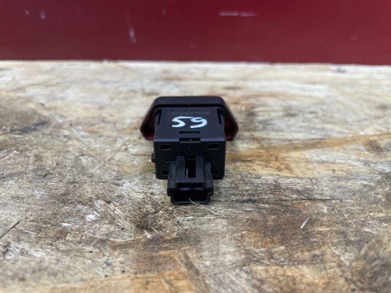 Кнопка аварийной сигнализации