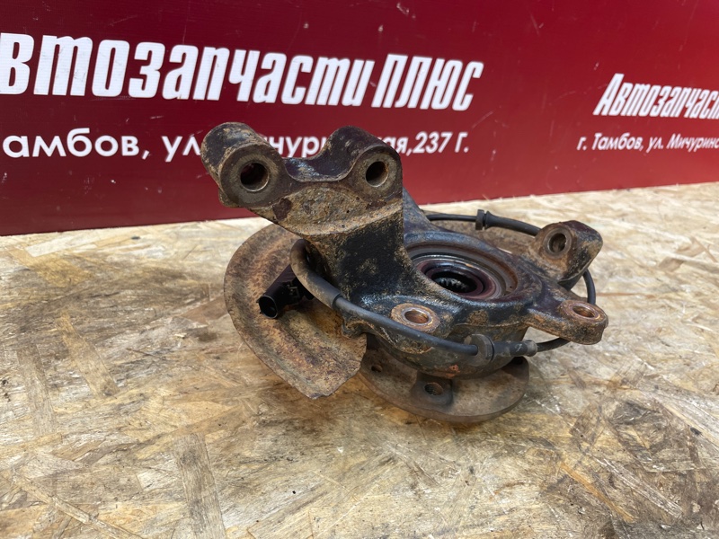 Кулак поворотный