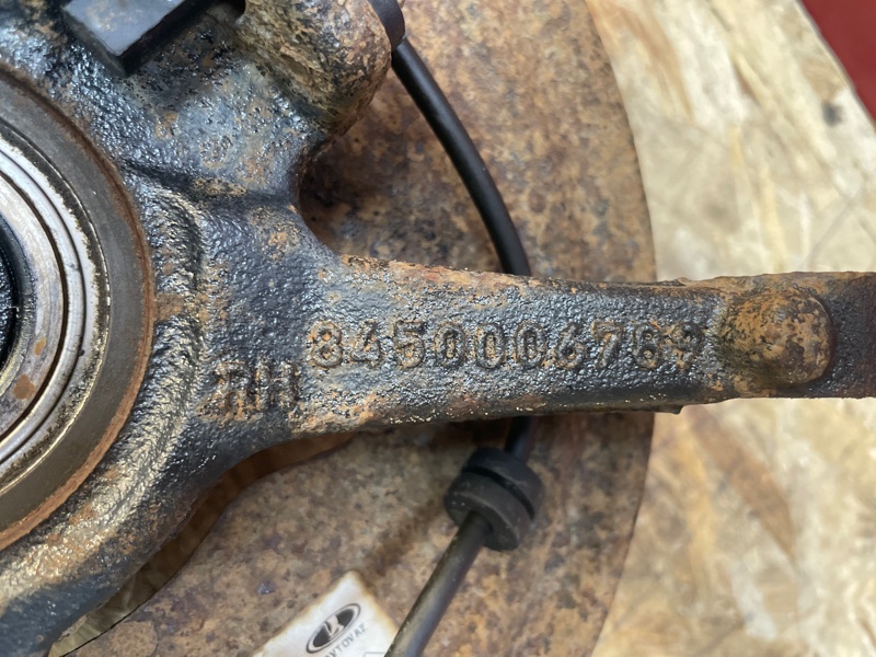 Кулак поворотный