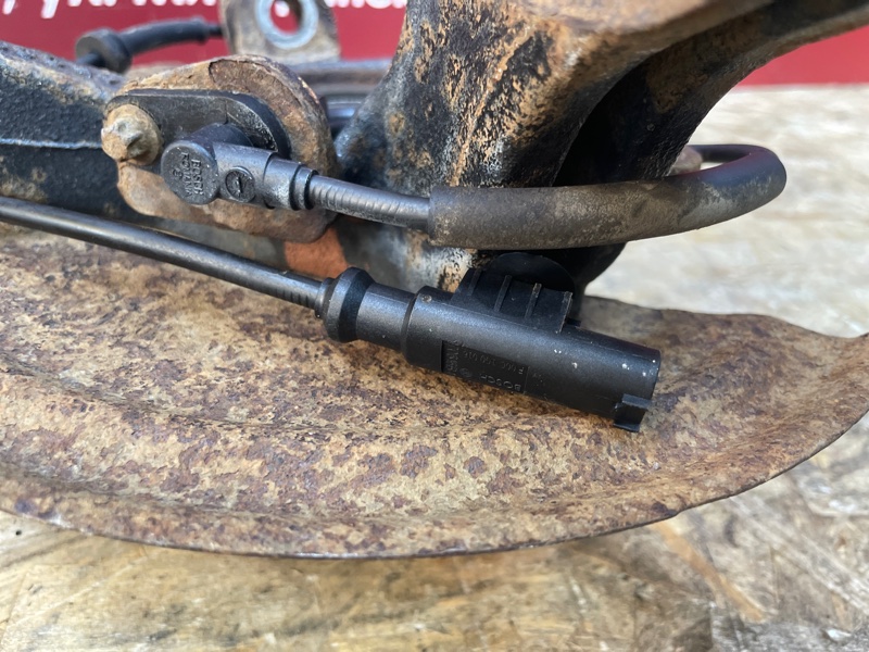 Кулак поворотный