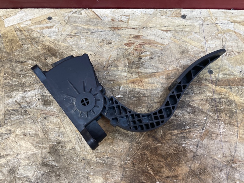 Педаль газа