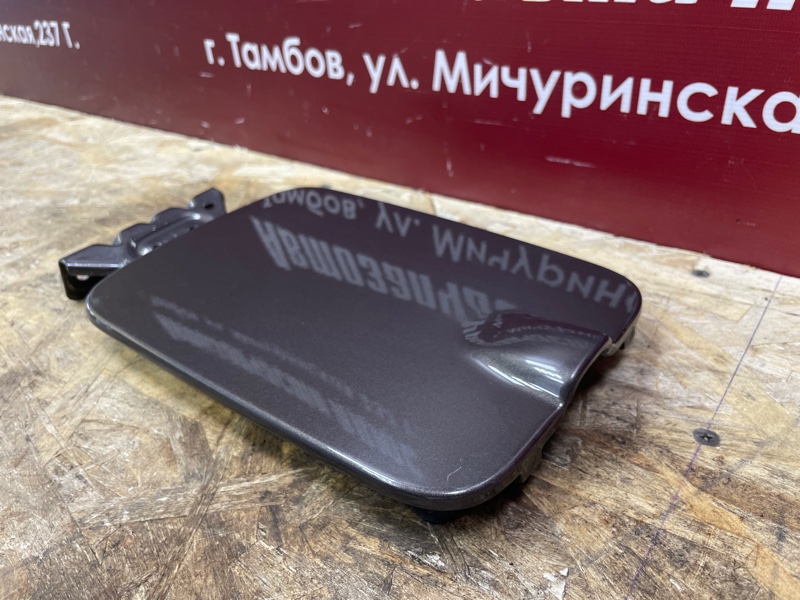 Лючок бензобака