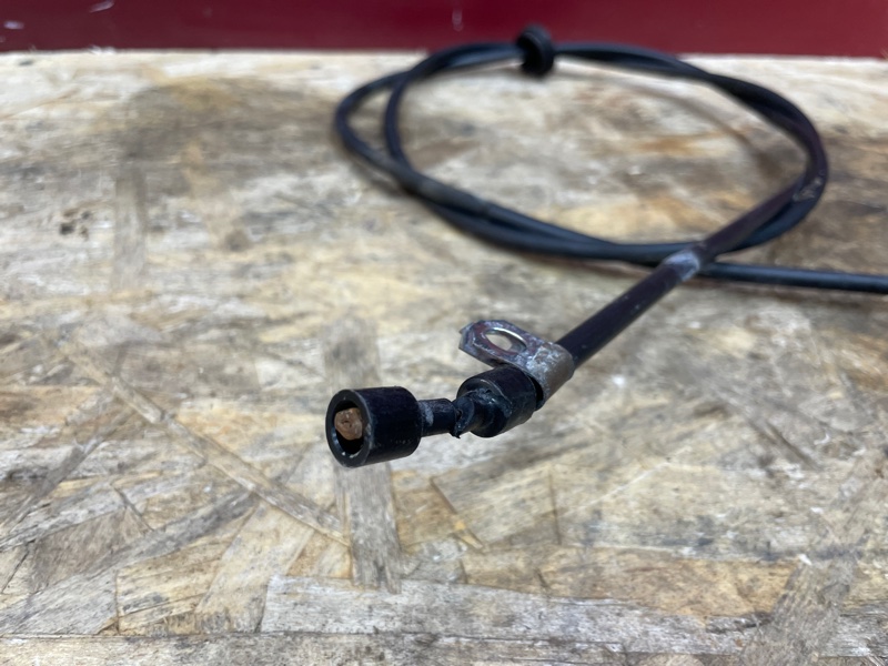 Ручка открывания капота