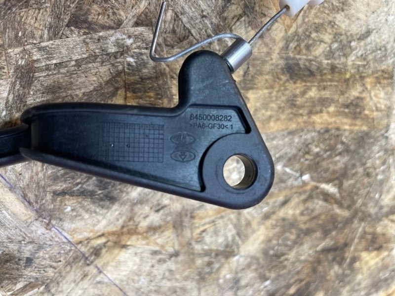 Ручка открывания капота