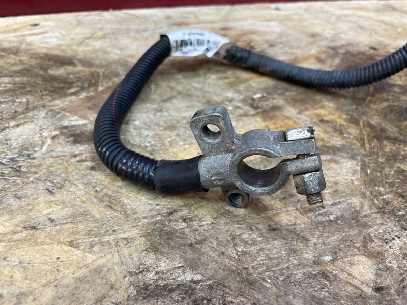 Клемма аккумулятора (минусовая)