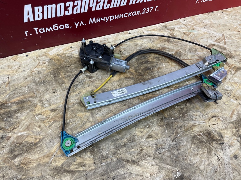 Стеклоподъемник    двери