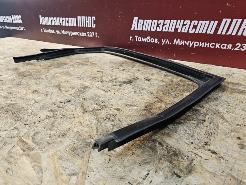 Уплотнитель рамки двери