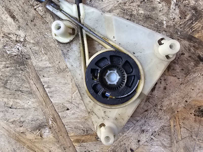 Трапеция стеклоподъемника