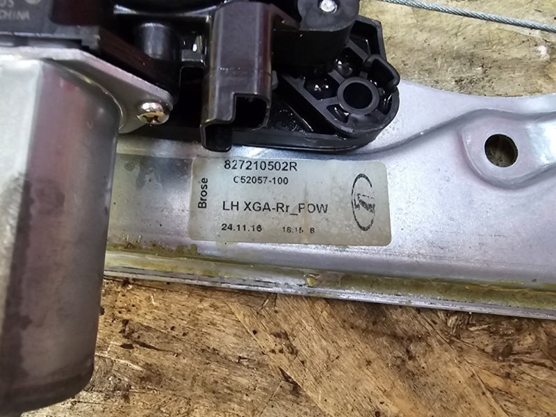 Стеклоподъемник    двери