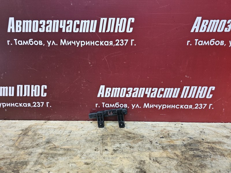 Направляющая стекла     двери