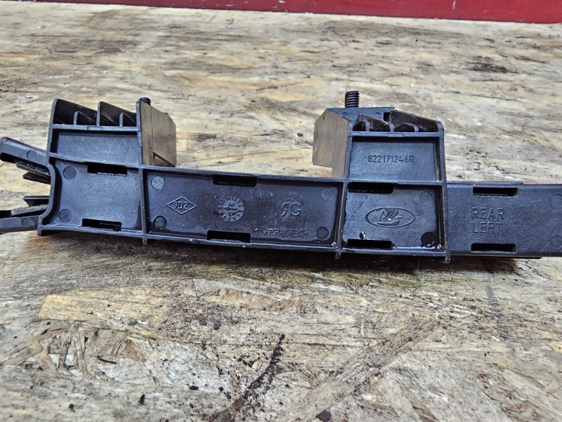 Направляющая стекла     двери