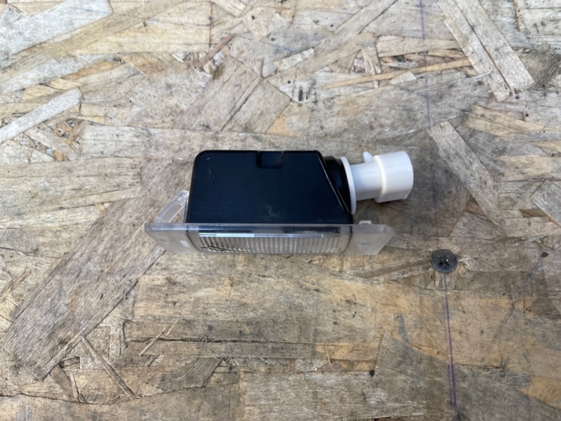 Плафон подсветки номера