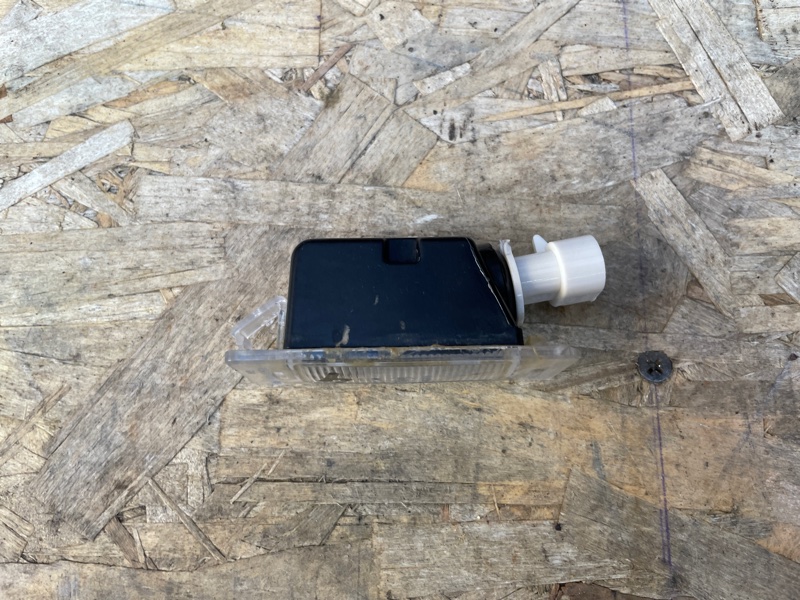 Плафон подсветки номера