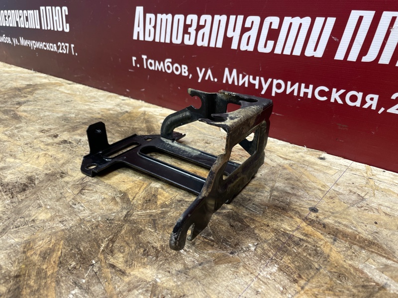 Кронштейн блока ABS