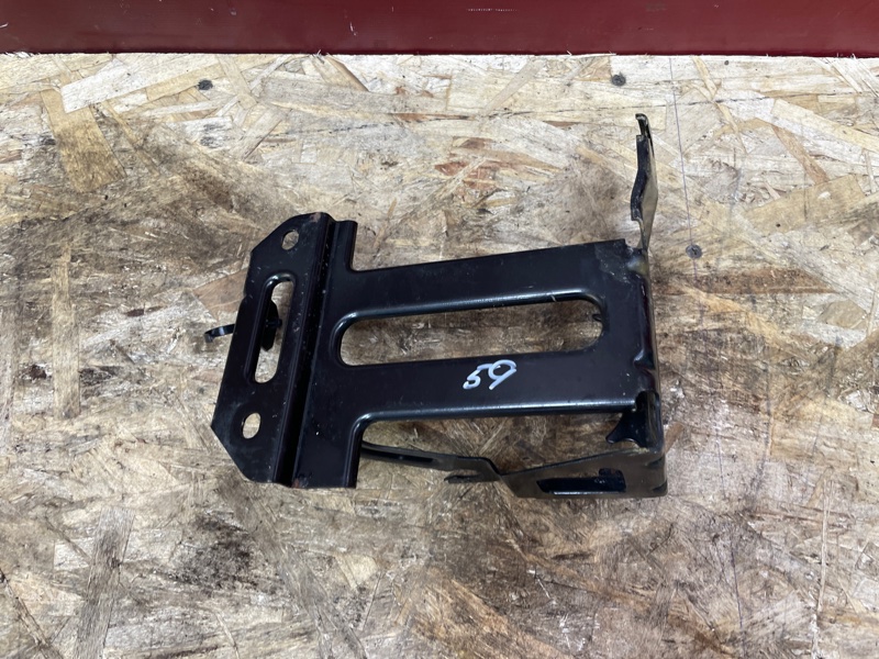 Кронштейн блока ABS