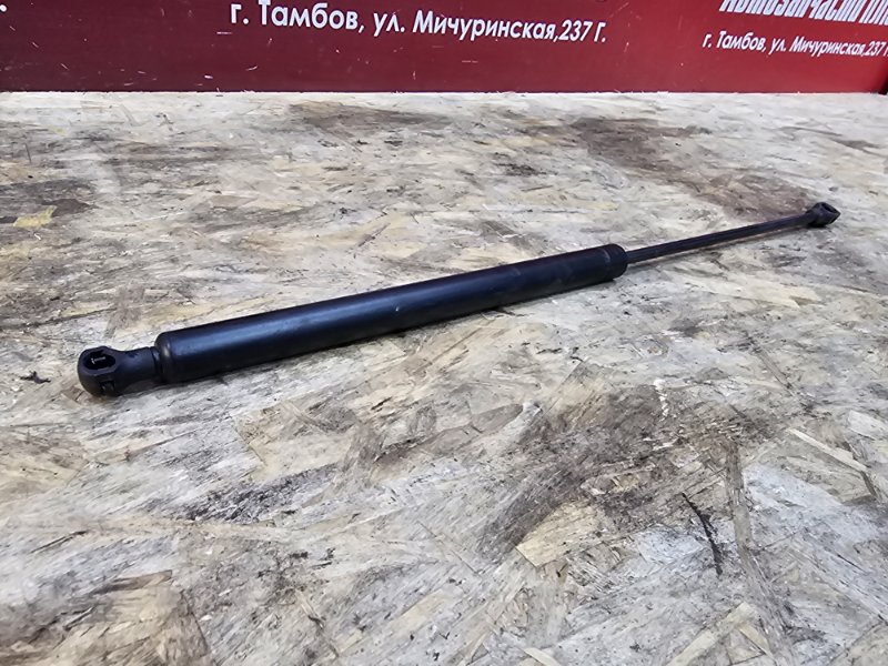 Амортизатор багажника