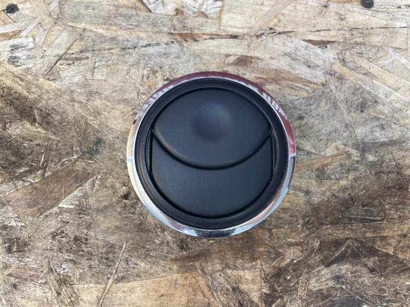 Воздушный дефлектор салона