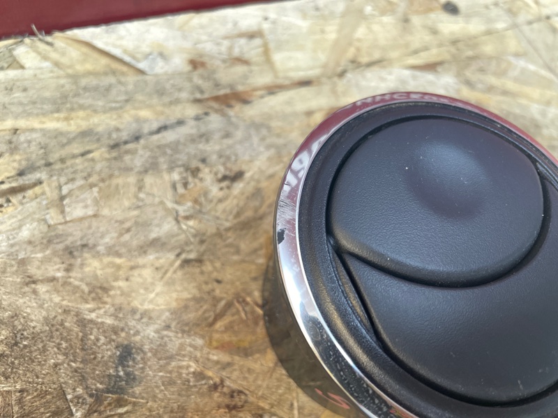 Воздушный дефлектор салона