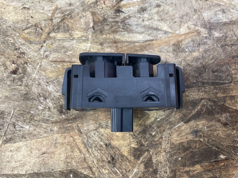 Кнопка аварийной сигнализации