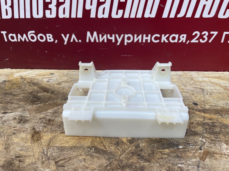 Кронштейн блока кузовной электроники